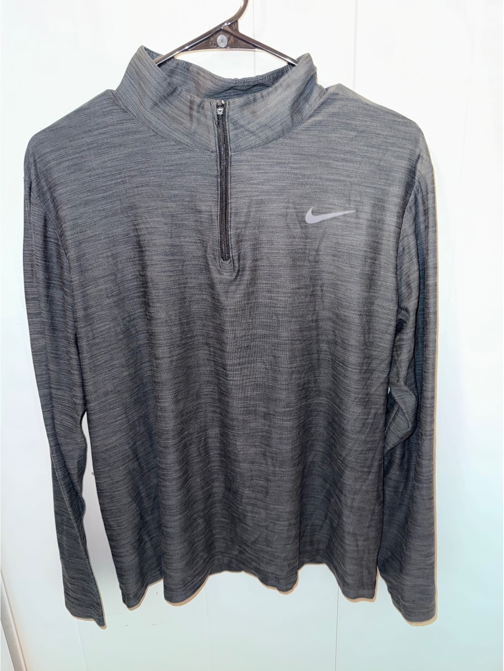 Nike Dri-FIT Men's Medium Gray Long Sleeve Half-Zip Athletic Shirt